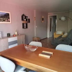 Joli Avec Balcon, Jardin Et Garage - Vue Sur Montagne Appartement